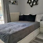 Nikhshome