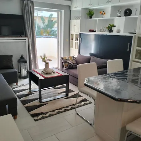 Nikhshome Apartment *